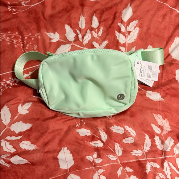 lululemon mint bag Lululemon Athletica Mint Moment Crossbody Bag